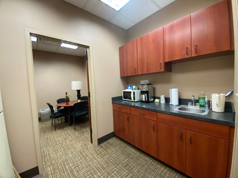 More Photos Of 425 Ashley Ridge Blvd, Shreveport Office For Lease