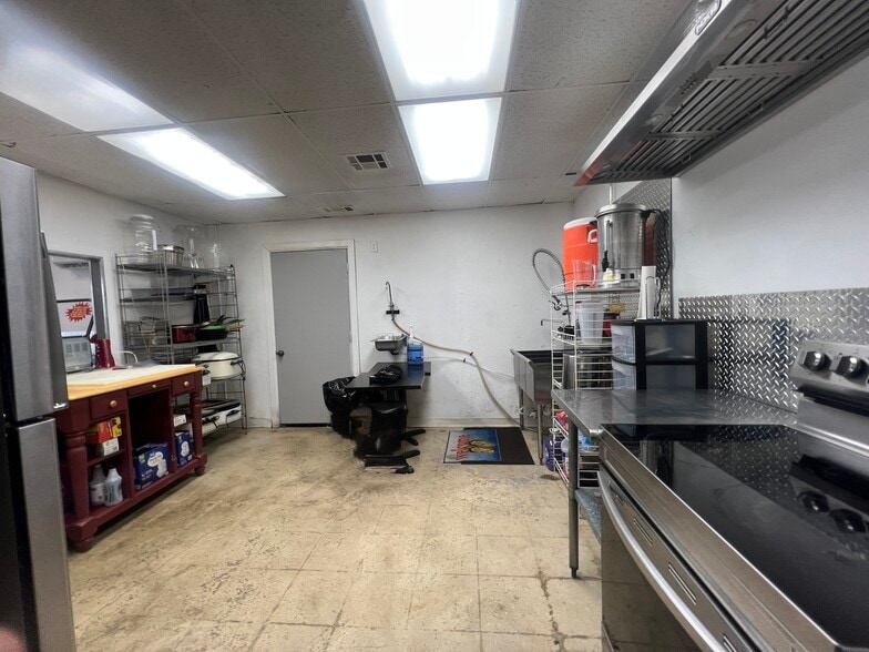 More Photos Of 3200 E Reno Ave, Oklahoma City Freestanding For Sale