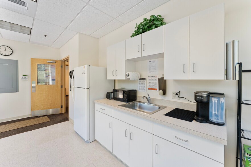 More Photos Of 265 Benton Dr, East Longmeadow Medical For Sale