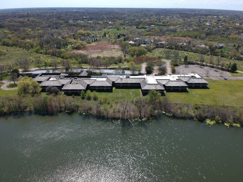 More Photos Of 3890 Salem Lake Dr, Long Grove Office For Sale