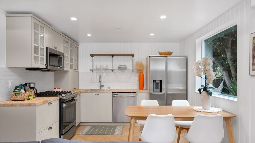 More Photos Of 1351 Seward St, Los Angeles Apartments For Sale