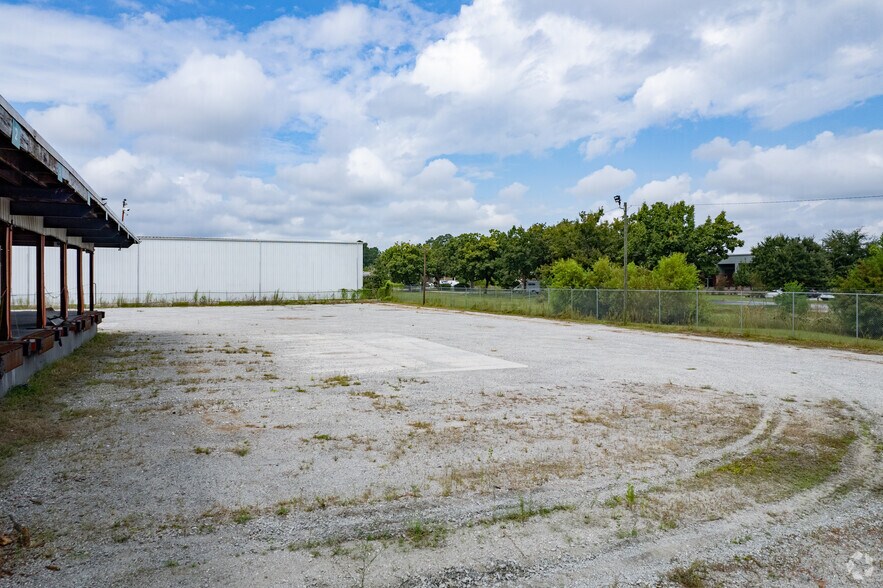 More Photos Of 3501 Edwin Ave, Savannah Truck Terminal For Lease