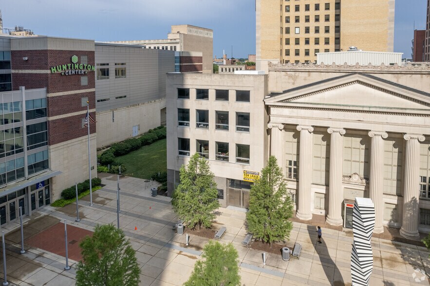 More Photos Of 241 N Superior St, Toledo Office Residential For Lease