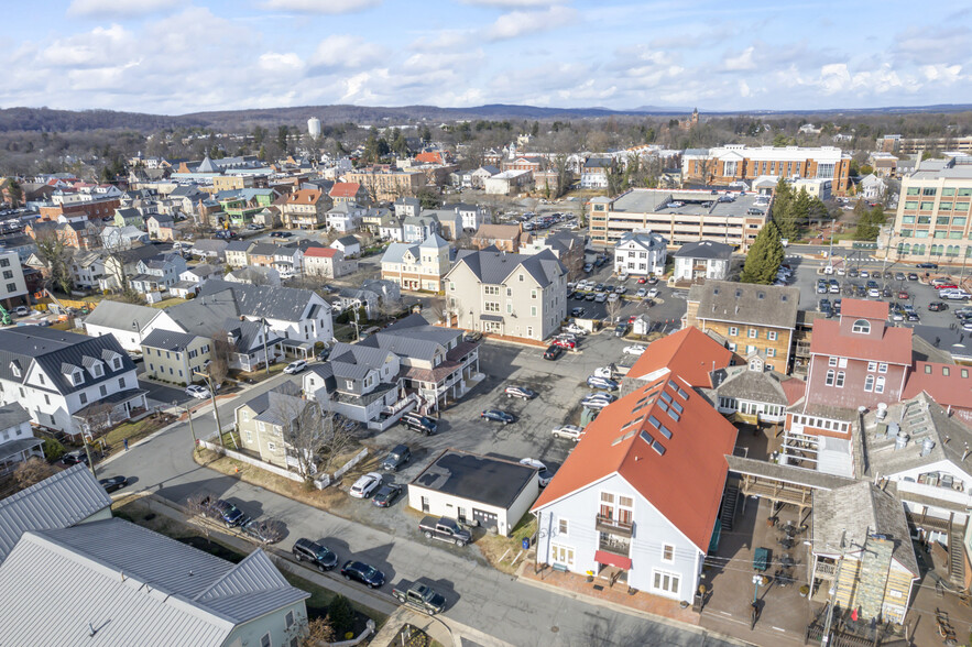 More Photos Of 208-210 Church SE st, Leesburg General Retail For Sale