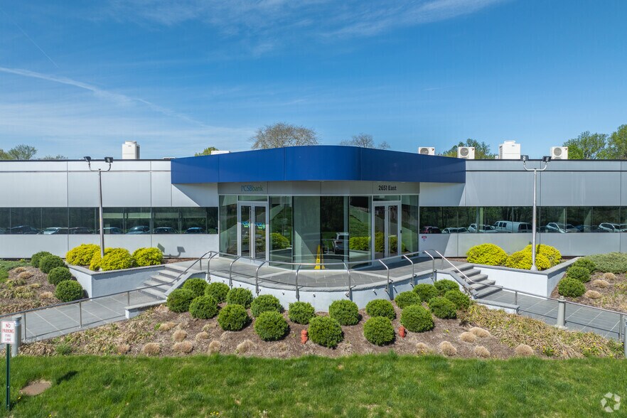 More Photos Of Northern Westchester Executive Park, Yorktown Heights Flex For Lease