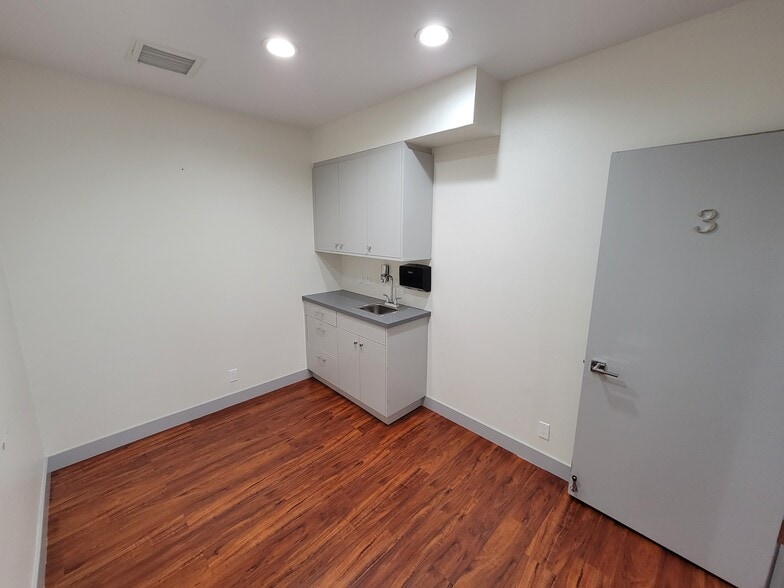 More Photos Of 3231 Waring Ct, Oceanside Medical For Sale