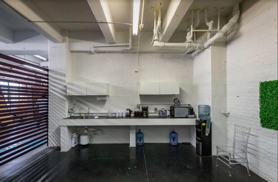 More Photos Of 1500 S Los Angeles St, Los Angeles Loft Creative Space For Lease