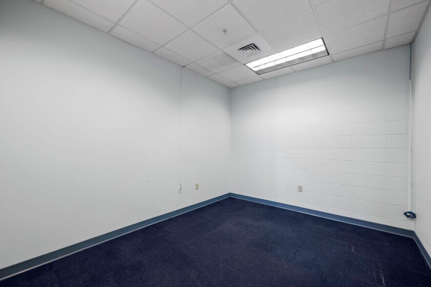 More Photos Of 801 N 2nd St, Berthoud Distribution For Lease