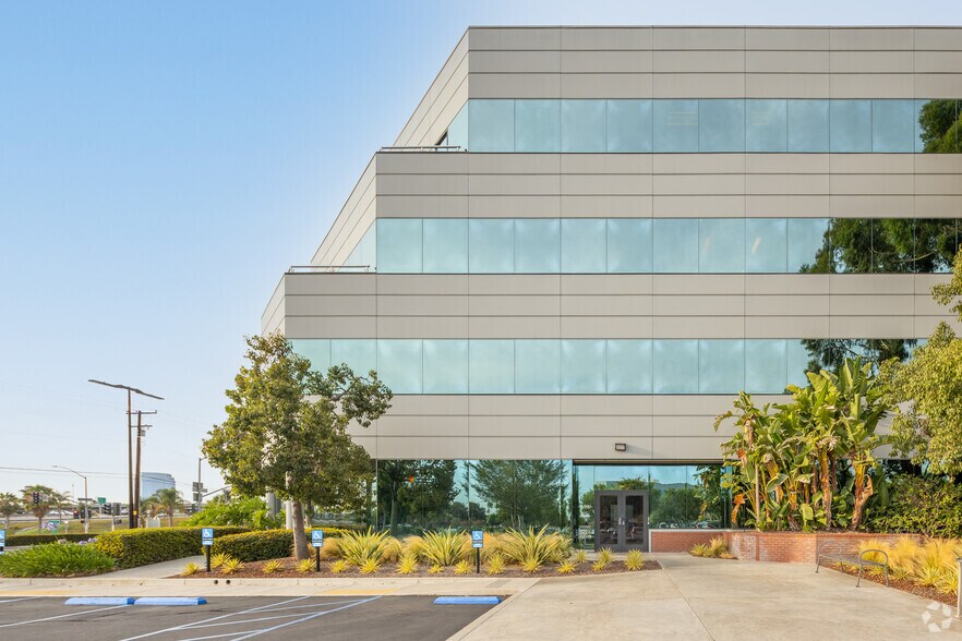 More Photos Of 625 The City Dr S, Orange Office For Lease