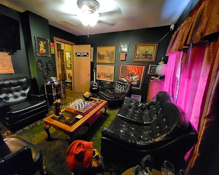 More Photos Of 1209 W 7th St, Joplin Office For Sale