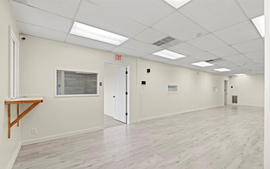 More Photos Of 1909 N Service Rd E, Saint Clair Freestanding For Sale