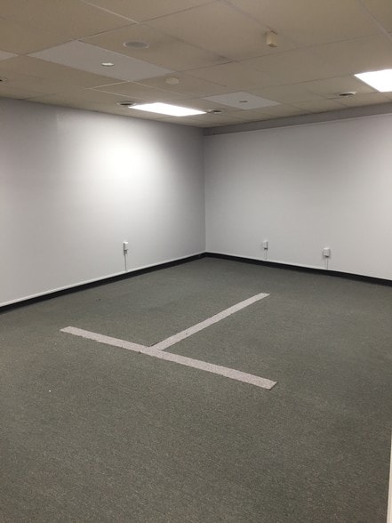 More Photos Of 28 Liberty St, Westminster Apartments For Lease