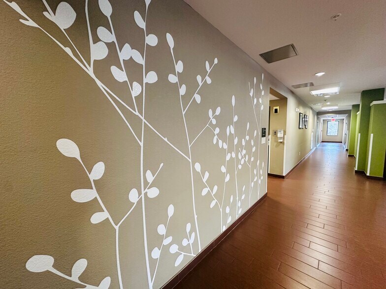 More Photos Of 4450 Rhea County Hwy, Dayton Hotel For Sale
