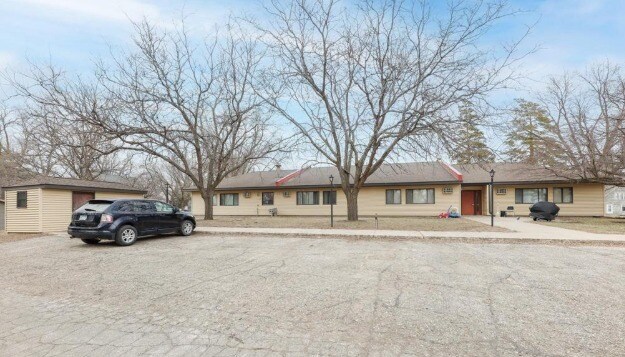 More Photos Of 315 E Main St, Cyrus Apartments For Sale