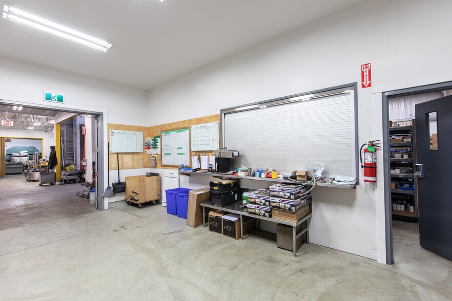 More Photos Of 7431 Industrial Rd, Lantzville Warehouse For Sale
