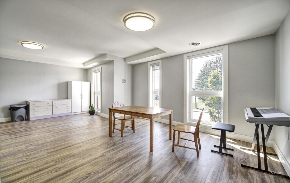 More Photos Of 1645 Simcoe St N, Oshawa Apartments For Sale