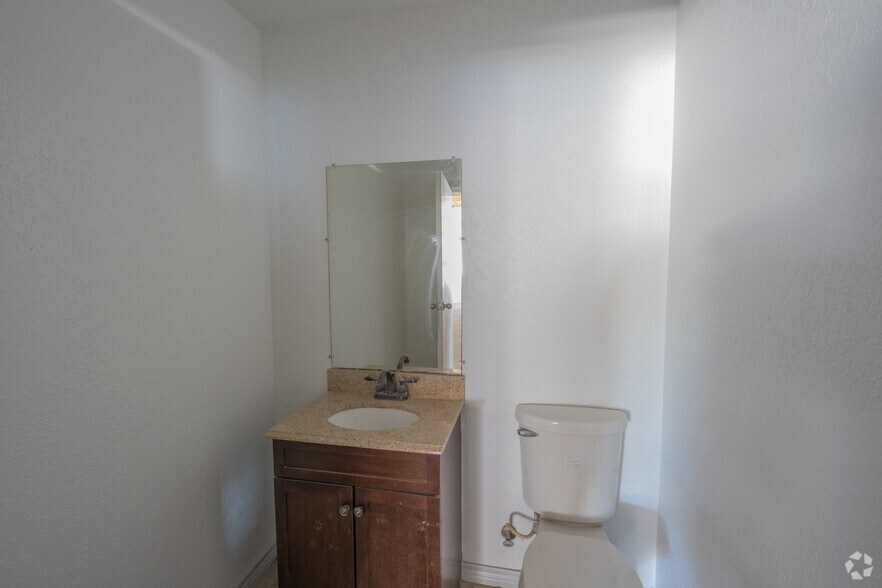 More Photos Of 705 Industrial Loop, Breckenridge Manufacturing For Lease