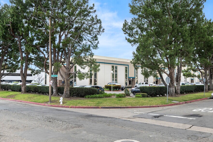 More Photos Of 1820 E Garry Ave, Santa Ana Office For Sale