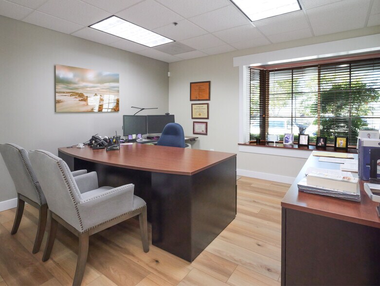 More Photos Of 25550 Hawthorne Blvd, Torrance Medical For Sale