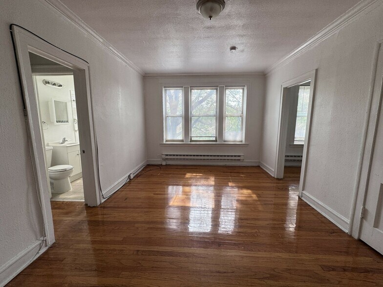 More Photos Of 7308 S Crandon Ave, Chicago Apartments For Sale