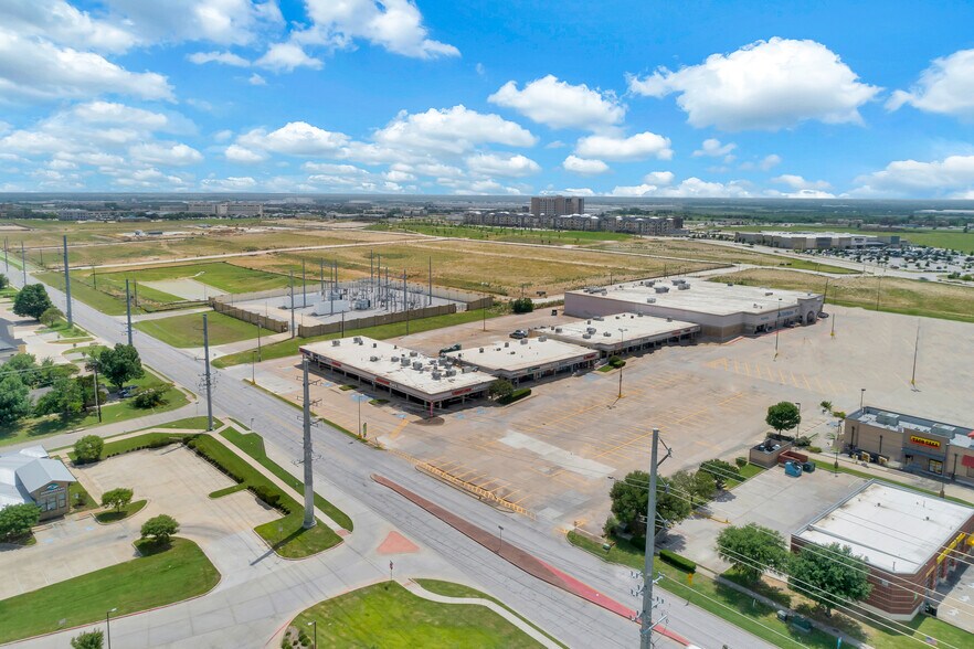 More Photos Of 2317-2321 W University Dr, Denton Unknown For Lease