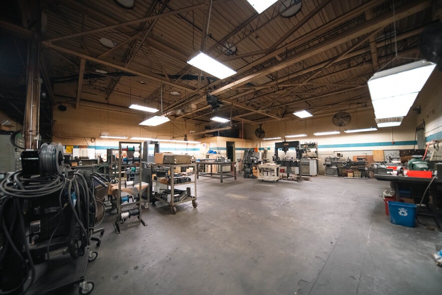 More Photos Of 1185 E Keating Ave, Muskegon Manufacturing For Sale