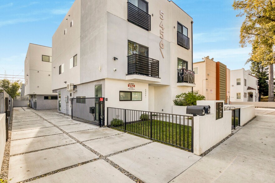 More Photos Of 5456 Barton Ave, Los Angeles Apartments For Sale