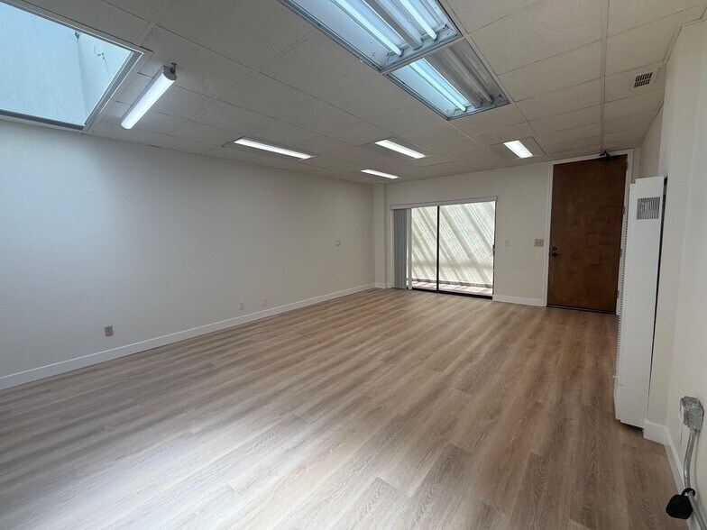 More Photos Of 2578 Noriega St, San Francisco Storefront Retail Office For Lease