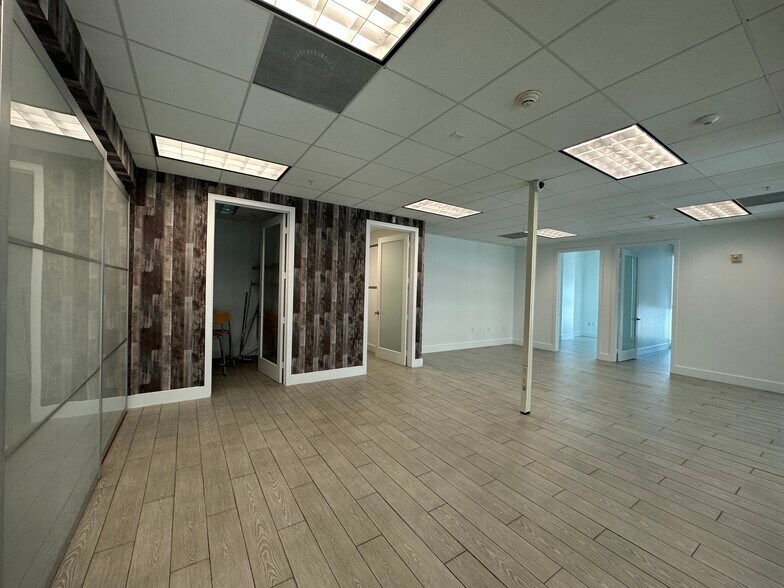 More Photos Of 175 SW 7th St, Miami Medical For Sale