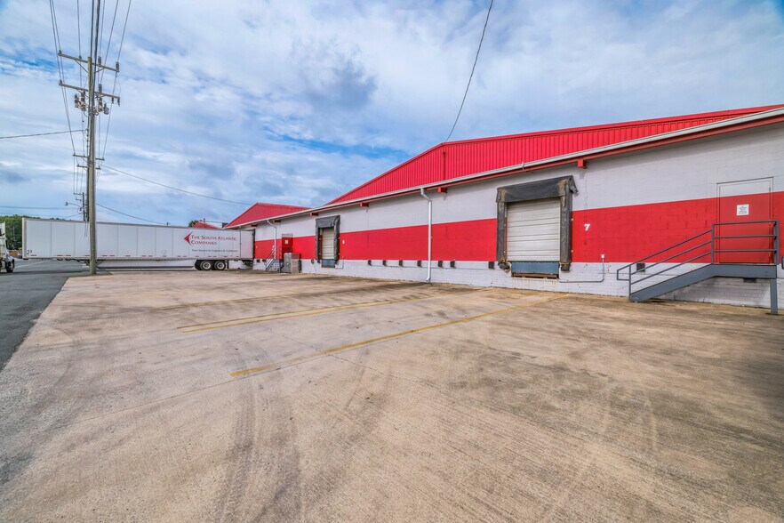 More Photos Of 801 Warehouse St, Greensboro Warehouse For Sale