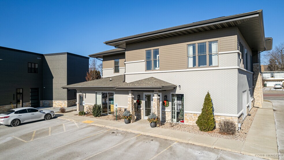 More Photos Of 537 W Main St, Sun Prairie Office For Sale