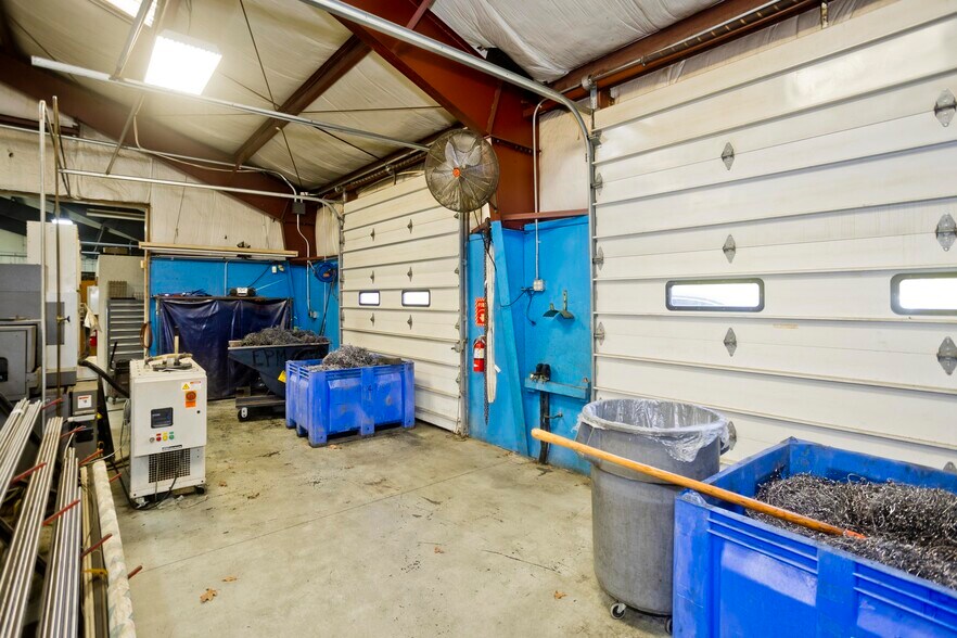 More Photos Of 16 Arthur St, Easthampton Warehouse For Sale