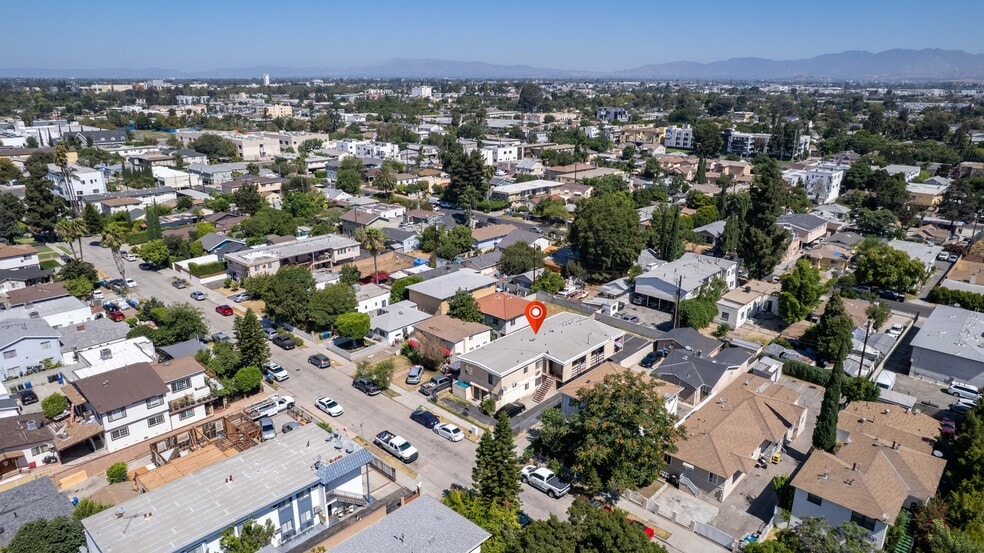 More Photos Of 11249 Emelita St, North Hollywood Apartments For Sale