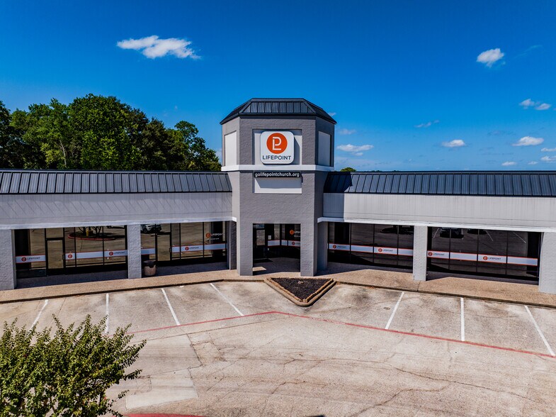 More Photos Of 2450 E Main St, League City Unknown For Lease