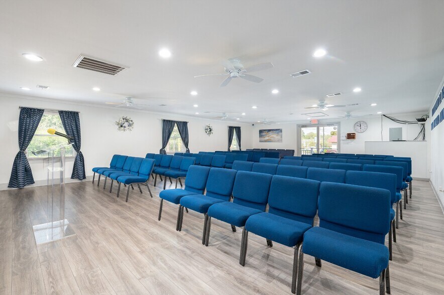 More Photos Of 200 Jupiter Dr, Nashville Flex For Sale