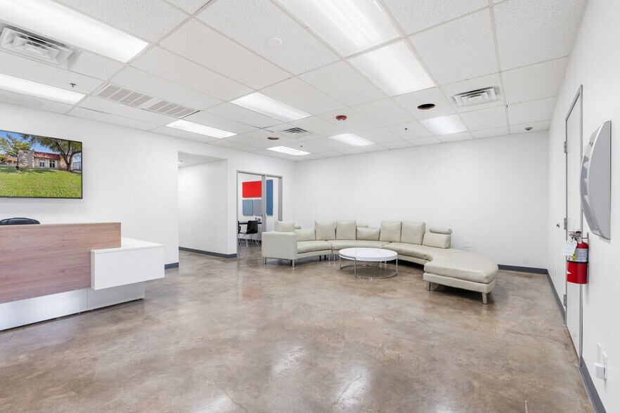 More Photos Of 13702 Gamma Rd, Dallas Light Manufacturing For Sale