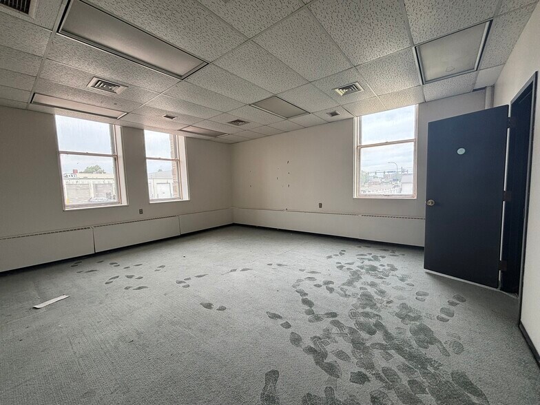More Photos Of 215 Broadway St, Buffalo Office For Sale