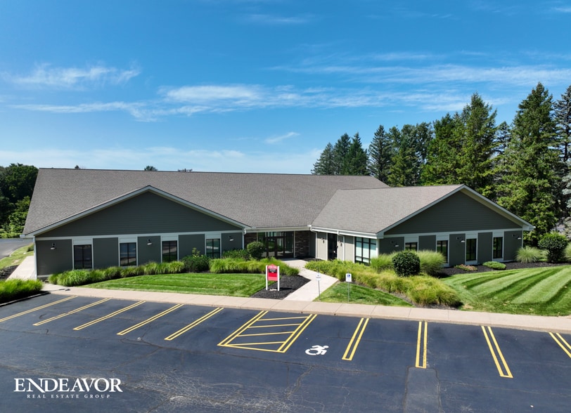 More Photos Of 1387 Fairport Rd, Fairport Unknown For Lease