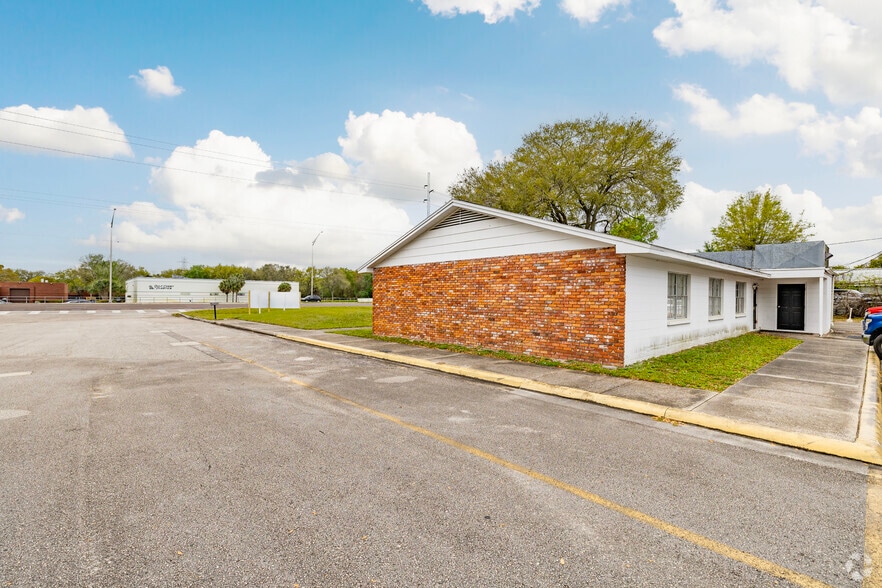 More Photos Of 9516 E Dr Martin Luther King Blvd, Tampa Warehouse For Lease