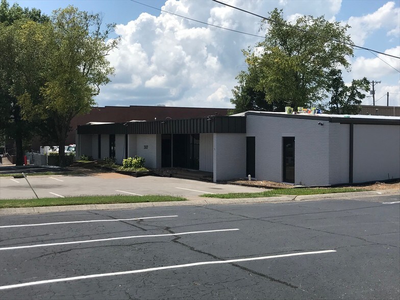 More Photos Of 2617 Grandview Ave, Nashville Office For Lease
