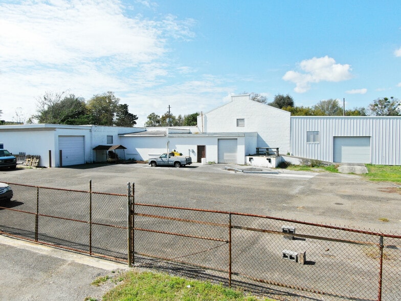 More Photos Of 1730 Westcott St, Jacksonville Warehouse For Lease
