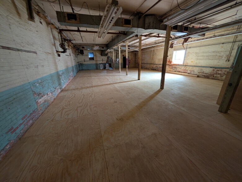 More Photos Of 230 Hawkins St, Burlington Warehouse For Sale