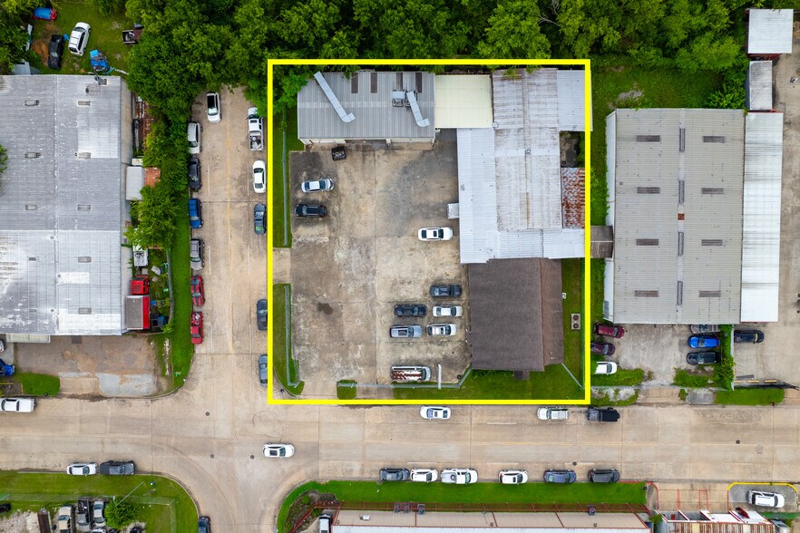 More Photos Of 9903 Honeywell St, Houston Warehouse For Sale