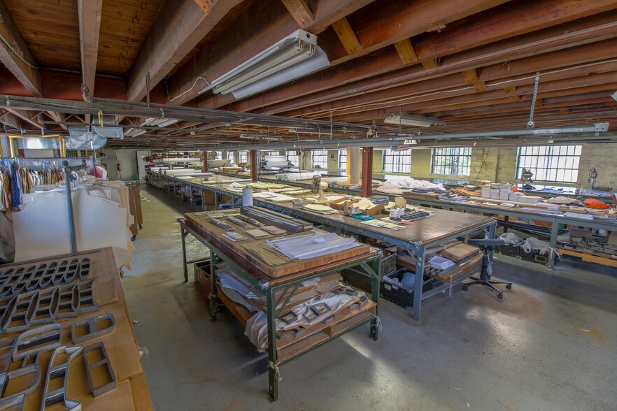 More Photos Of 620-626 Franklin Ave, Essex Warehouse For Sale