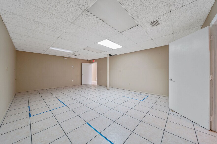 More Photos Of 25 E 4th St, Hialeah Office For Lease