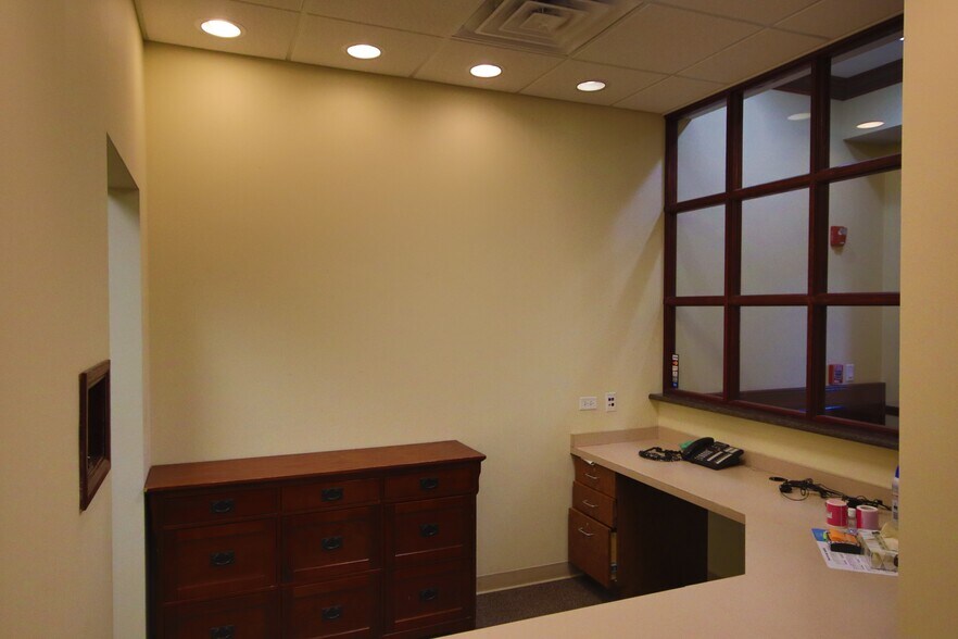 More Photos Of 10741-10745 W 165th St, Orland Park Office For Sale