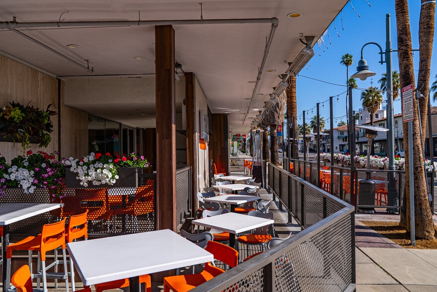 More Photos Of 707-745 N Palm Canyon Dr, Palm Springs Restaurant For Lease