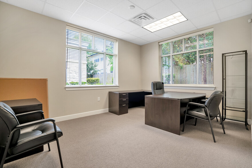 More Photos Of 2219 Sawdust Rd, The Woodlands Medical For Sale