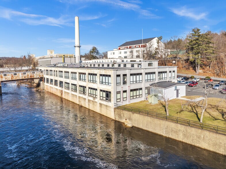 More Photos Of 80 Optical Dr, Southbridge Flex For Lease