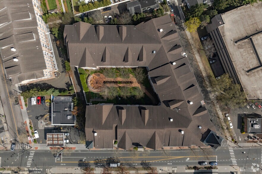 More Photos Of 35 W Broad St, Stamford Apartments For Sale